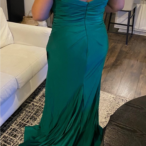 Rent The Runway - Own It Emerald Green Evening Dress Gown Size 20 - Picture 11 of 12